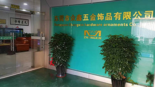 個(gè)性閃耀，工廠直銷(xiāo) 18K金與鈦鋼字母項(xiàng)鏈引領(lǐng)歐美簡(jiǎn)約新風(fēng)尚